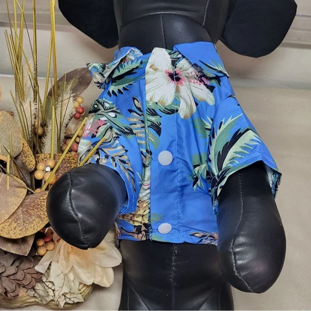 Pet NWOT Light Blue Floral Print Lightweight Hawaiian Style Shirt Size Medium